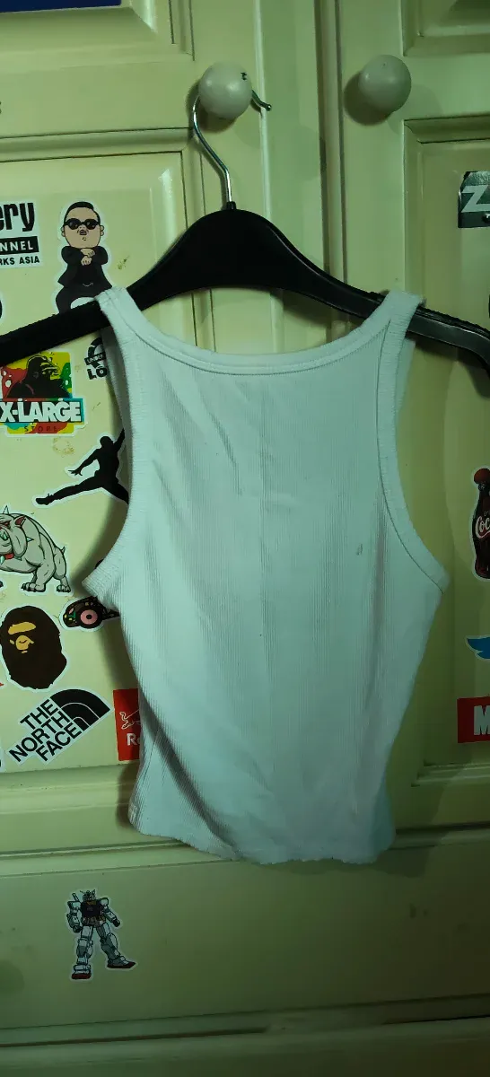 Camiseta blanca de tirantes