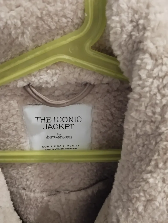 Abrigo de mujer beige y marrón