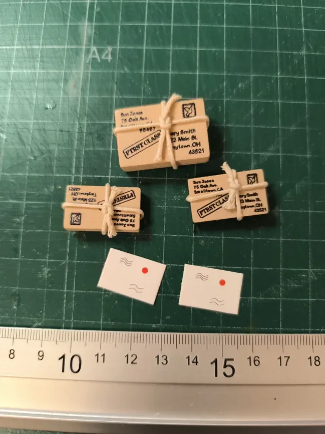Miniaturas de casa de muñecas: sobres y paquetes