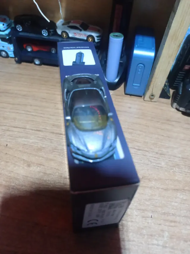 FERRARI F90 STRADA  ruedas de goma de HOTWHEELS