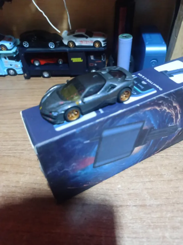 FERRARI F90 STRADA  ruedas de goma de HOTWHEELS