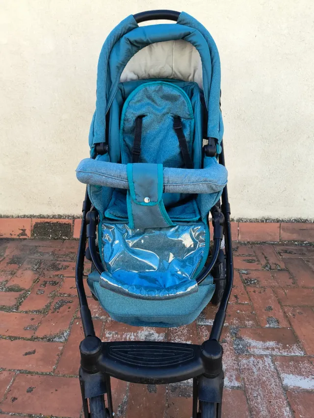 Cochecito, Silla de Coche y Capot marca Riko Brano