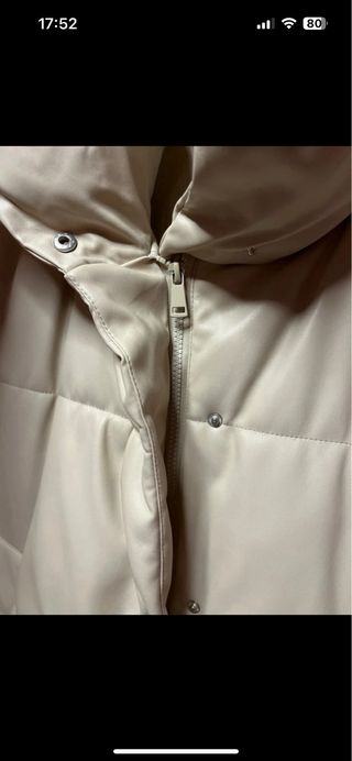 Chaleco acolchado Stradivarius beige