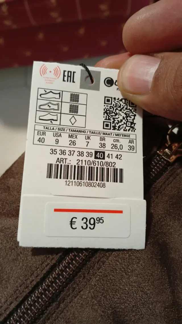 Botines de tacón fino marrones