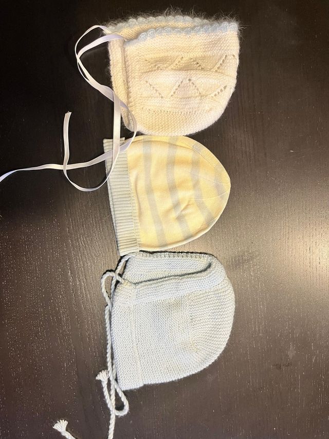 3 gorros de bebé de punto