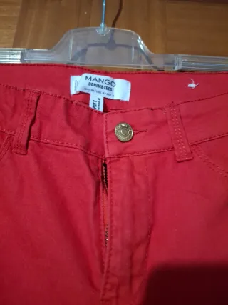 Pantalones vaqueros rojos Mango