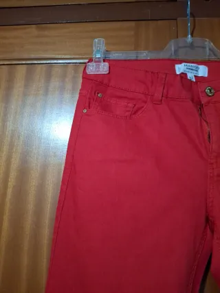Pantalones vaqueros rojos Mango