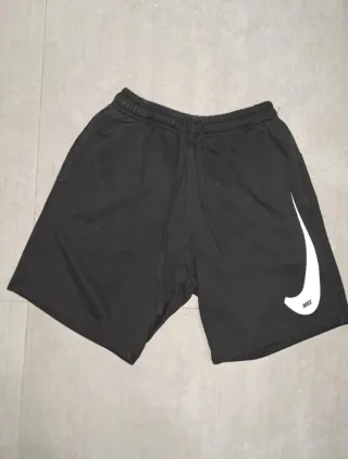 Dos shorts Nike negros