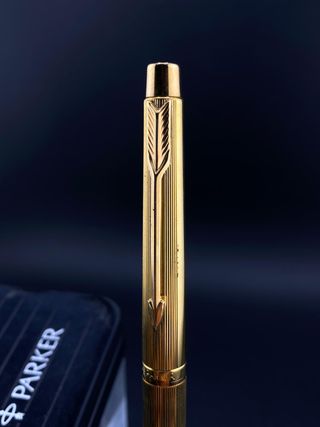 Parker Classic 180 Pluma Fuente Chapada Oro