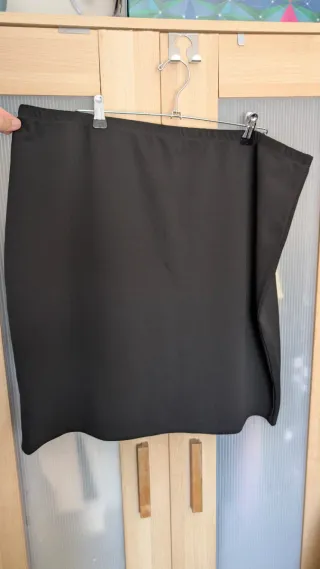 Falda tubo negra