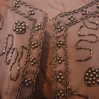 Chaqueta fiesta negra bordada.negro azabache