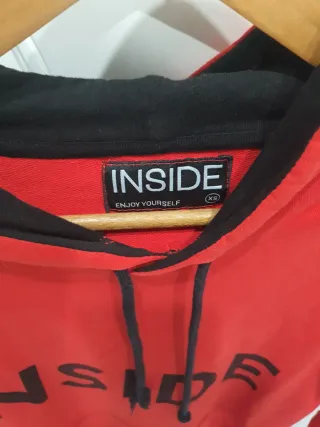 Sudadera con capucha Inside roja