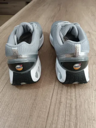 Zapatillas Nike Air Max Gris y Plateado