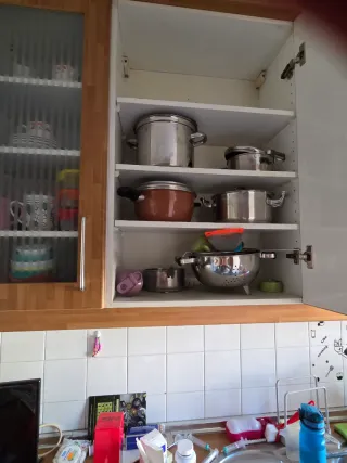 Muebles de cocina blancos y madera