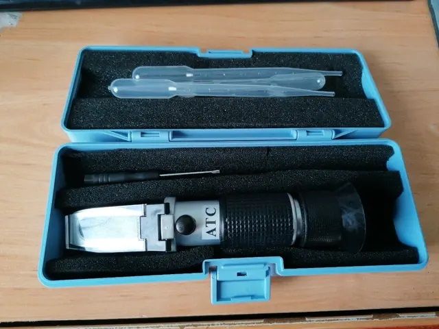 Refractómetro Brix y Alcohol ATC