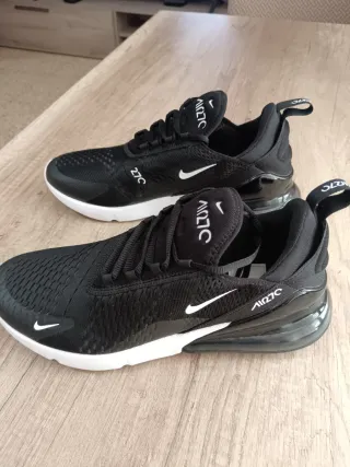 Zapatillas Nike Air Max 270 Negras Blancas