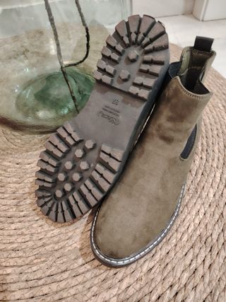 Botines de ante verde oliva