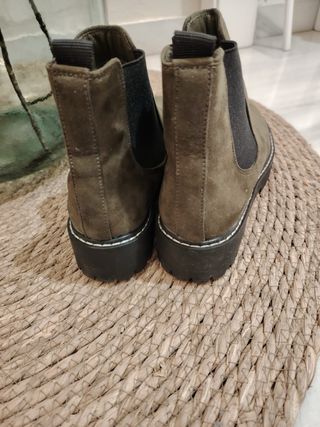 Botines de ante verde oliva