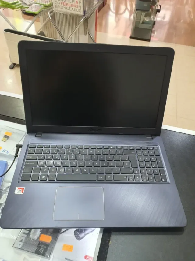 Portátil Asus AMD A9