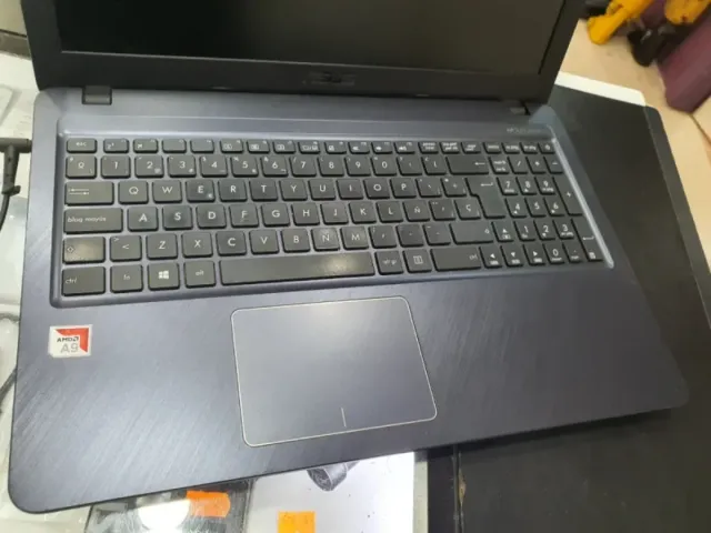 Portátil Asus AMD A9