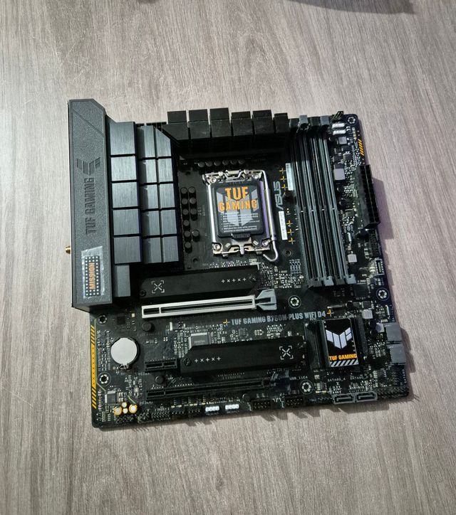Placa Base ASUS TUF GAMING B760M WIFI D4