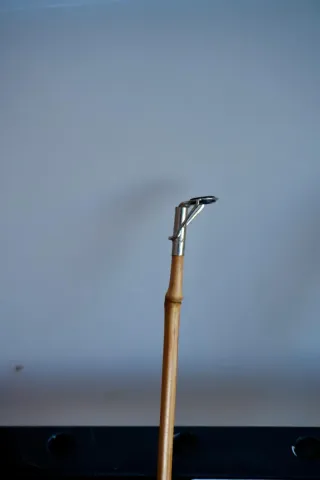 Caña de bambú y carrete Sagarra