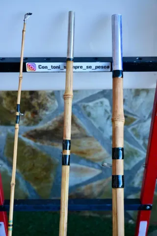 Caña de bambú y carrete Sagarra