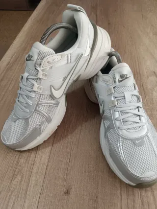 Zapatillas Nike v2k run