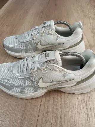 Zapatillas Nike v2k run