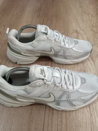 Zapatillas Nike v2k run