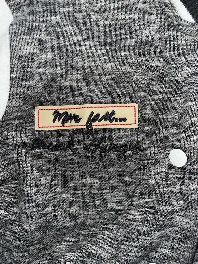 Chaqueta Bershka gris y blanca