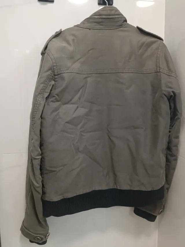 Chaqueta verde militar