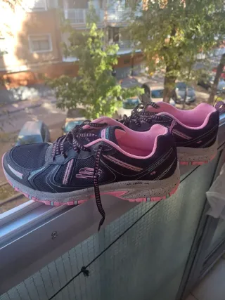 Zapatillas Skechers Trail Mujer Negro/Rosa