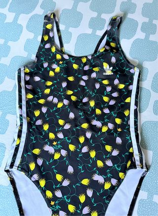 Bañador Adidas estampado flores