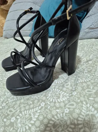 Sandalias de tacón MIA negras