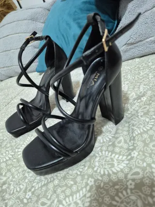 Sandalias de tacón MIA negras