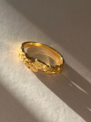 Anillo ajustable hoja oro