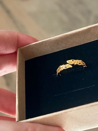 Anillo ajustable hoja oro