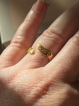 Anillo ajustable hoja oro