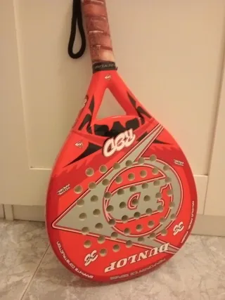 Raqueta Pádel y funda Dunlop RED 38