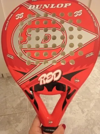 Raqueta Pádel y funda Dunlop RED 38
