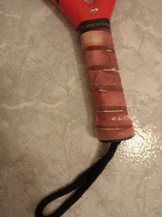 Raqueta Pádel y funda Dunlop RED 38