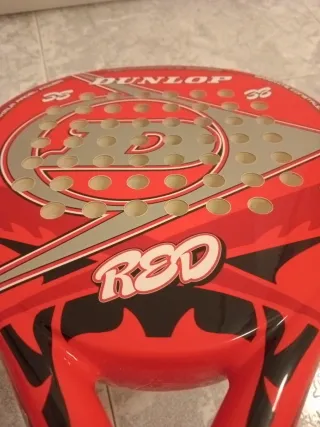 Raqueta Pádel y funda Dunlop RED 38