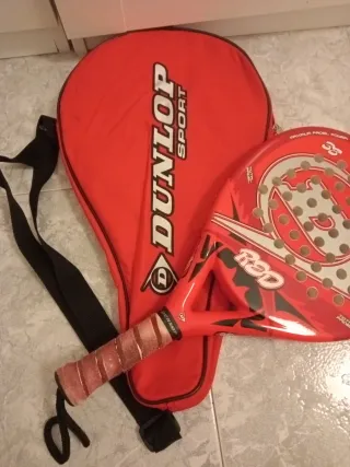 Raqueta Pádel y funda Dunlop RED 38