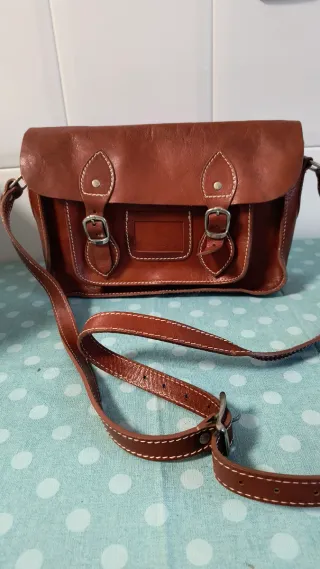 Bolso estilo satchel marrón piel