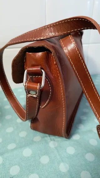 Bolso estilo satchel marrón piel