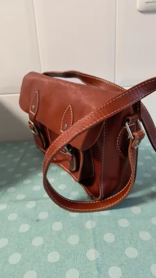 Bolso estilo satchel marrón piel