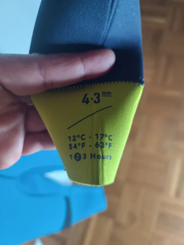 Traje de surf  de niños 7-8años neopreno azul y ne