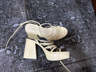 Zapatos de tacón plataforma beige