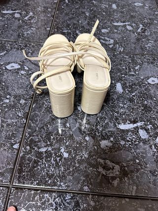 Zapatos de tacón plataforma beige